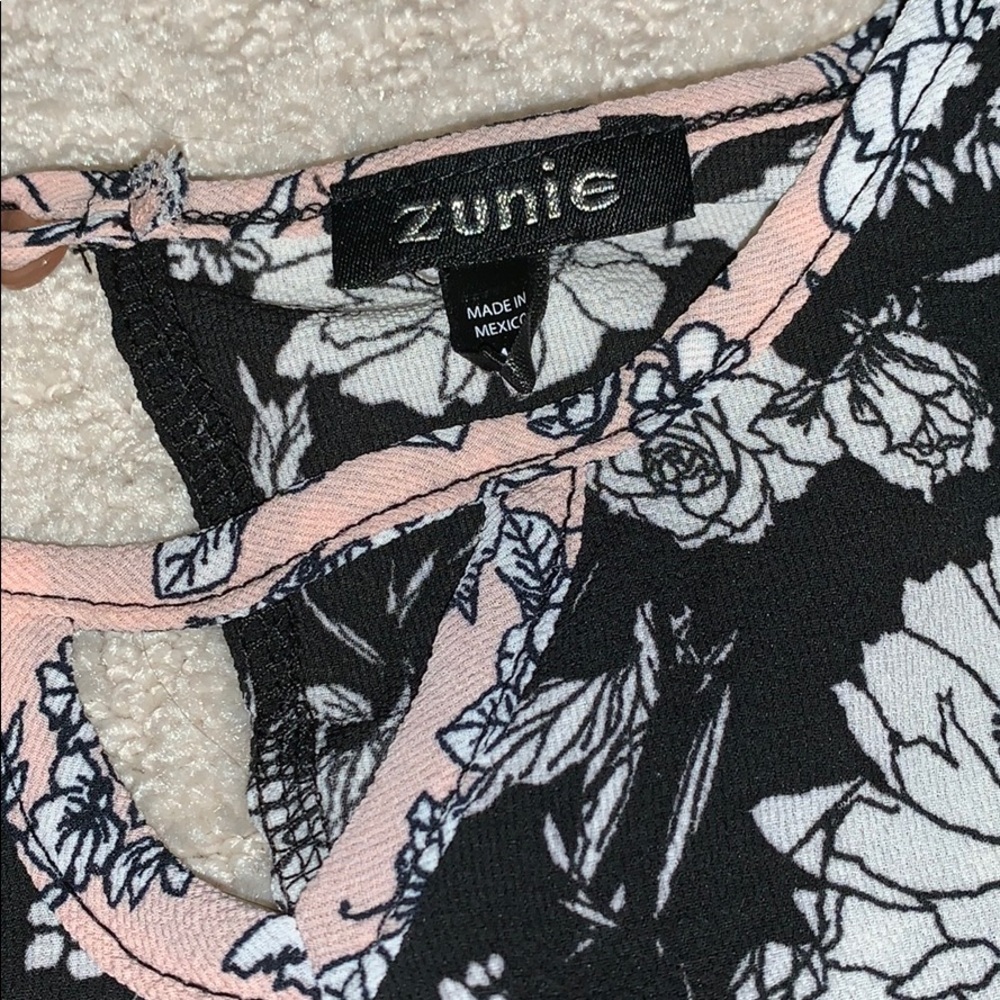 ROMPER - Picture 2 of 3